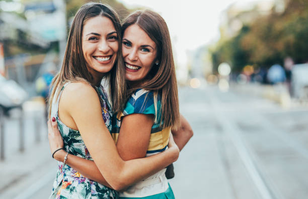 istock Friends in the city 936106554