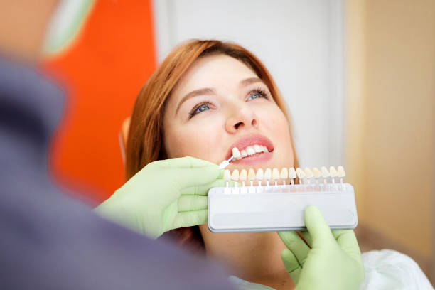 歯医者で笑っている女の子 - dental hygiene prosthetic equipment dentist office dental equipment ストックフォトと画像
