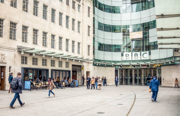 siège de la bbc à broadcasting house à londres - bbc photos et images de collection