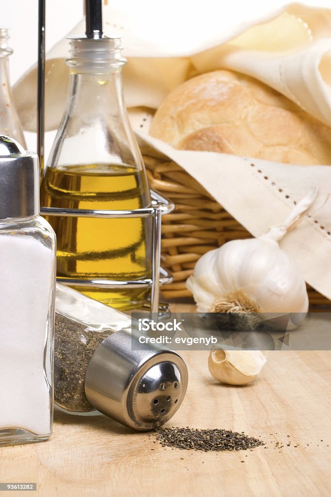Chleba oliwy z oliwek i przyprawy - Zbiór zdjęć royalty-free (Bez ludzi)