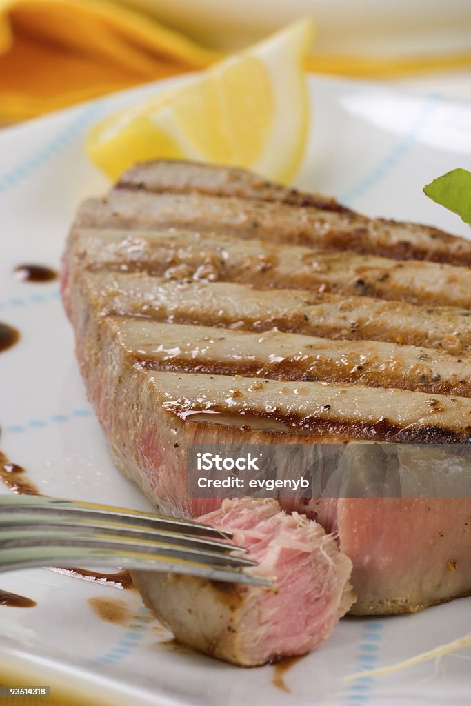 Gegrilltes Thunfisch-steak - Lizenzfrei Thunfischsteak Stock-Foto