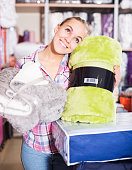frau-wahl-neue-tagesdecke.jpg?b=1&s=170x170&k=20&c=bEiGnNCDcGr5evXtC-w9rI3jk9OUHTgzLigcz7gdy2Y=
