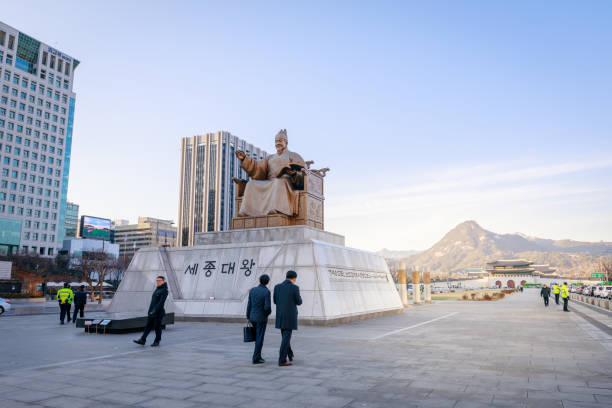 Statue of the King Sejong at Gwanghwamun square Seoul, South Korea - March 6, 2018 : Statue of the King Sejong at Gwanghwamun square seoul bus stock pictures, royalty-free photos & images