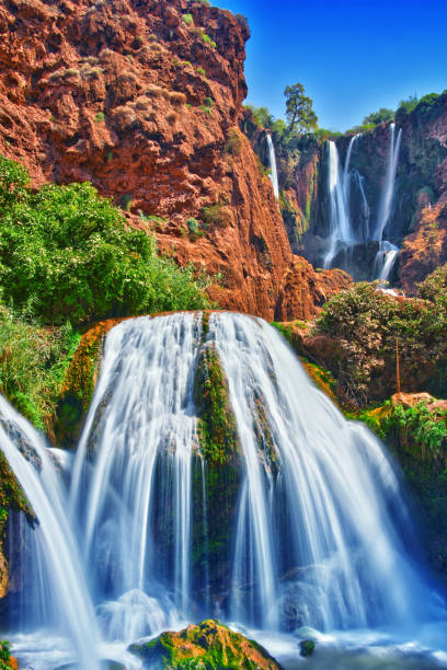 ouzoud falls near the grand atlas village of tanaghmeilt morocco - grand atlas imagens e fotografias de stock