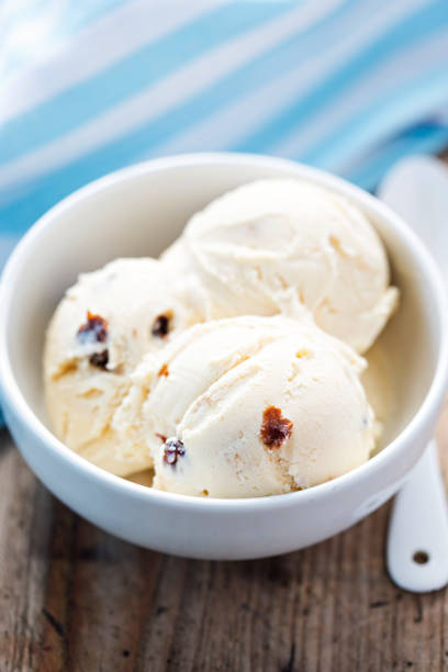 istock Rum & raisins vanilla ice creams 936289524