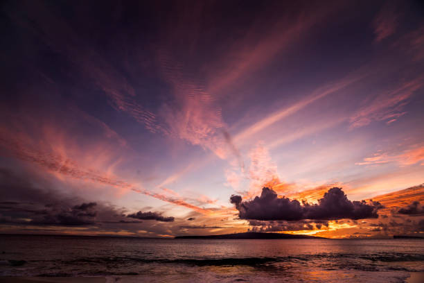 マウイ島のビーチで熱帯の夕日。 - hawaii islands maui big island tropical climate ストックフォトと画像