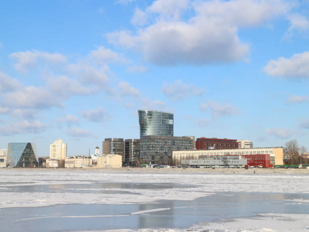 istock view of the city's frozen river 936310868