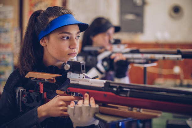여자 스포츠 연습 촬영 - shooting women gun shotgun 뉴스 사진 이미지