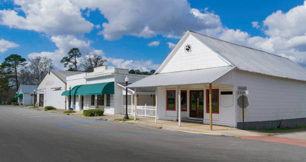 istock Vacant Street in Small Town America 936349808