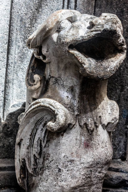 istock Carafa della Spina Palace 936501748