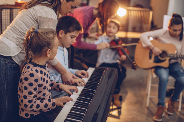 istock Class in kids music school 936551116