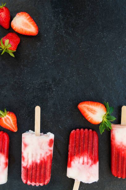 istock Strawberry Popsicle with Strawberry Juice 936562584