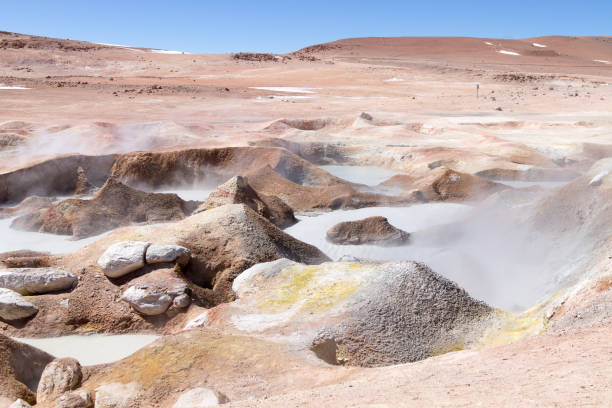 punto di riferimento boliviano, geiser sol de la manana - geyser nature south america scenics foto e immagini stock