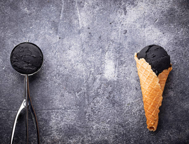 istock Black ice cream. Trendy food 936622372