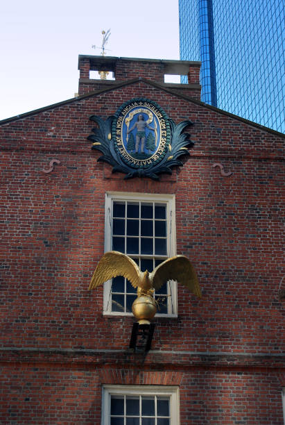 бостон - старый государственный дом - boston old state house history famous place стоковые фото и изображения