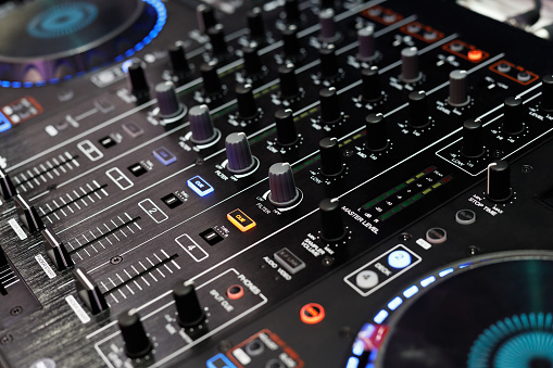 Standalone Dj Player And Dj Mixer Controller Stock Photo - Download Image  Now - Audio Equipment, Black Color, Chalkboard - Visual Aid - iStock