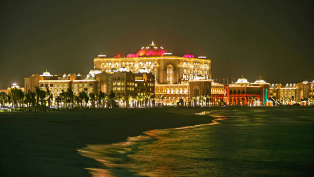 the emirates palace hotel - emirates palace hotel foto e immagini stock