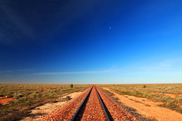 ferrovia trans-australiana, india-pacifico - outback australia australian culture land foto e immagini stock