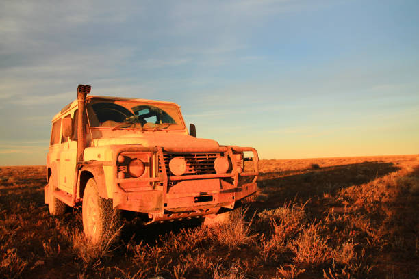 en el outback australiano - outback 4x4 australia australian culture fotografías e imágenes de stock