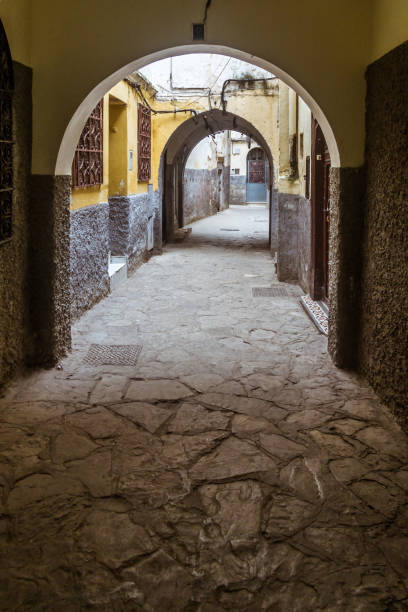 istock Archway of the medina 936846526