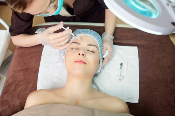 istock Cosmetic injection in the spa salon 936876544