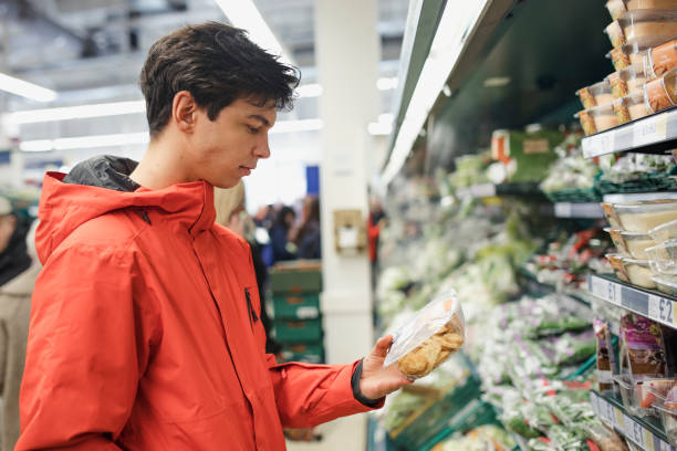 istock Shopping in the Supermarket 936925552