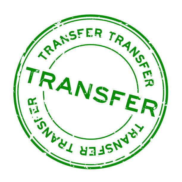 grunge grüne transfer runde siegelstempel auf weißem hintergrund - instant print transfer stock-grafiken, -clipart, -cartoons und -symbole