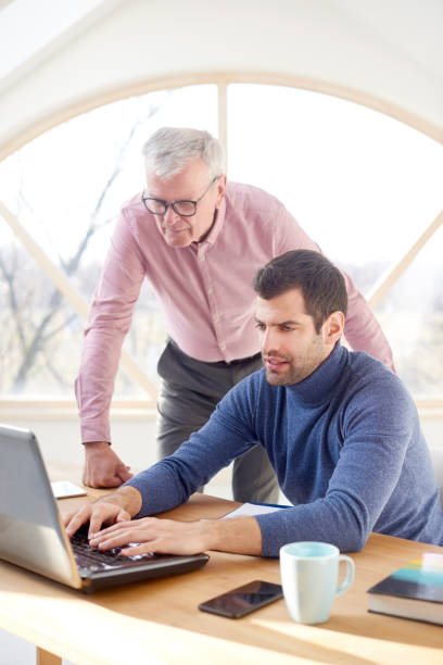 istock Group of business people working togehter 937031872