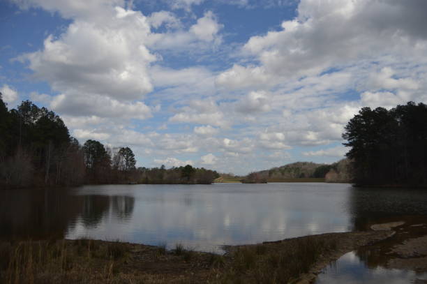 istock Lake at Little Mulberry Park, GA 937057172