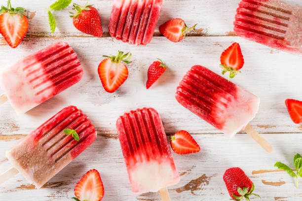 istock Homemade Vegan Strawberry Popsicle 937063602
