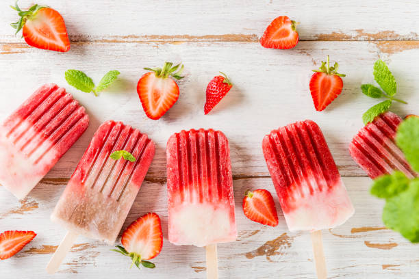 istock Homemade Vegan Strawberry Popsicle 937063858
