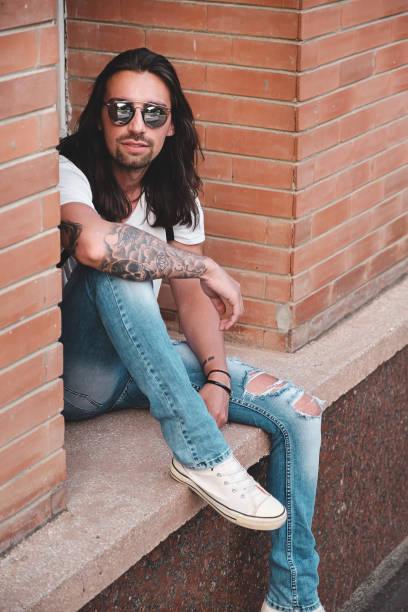 istock Attractive young man wearing sunglasses 937075002