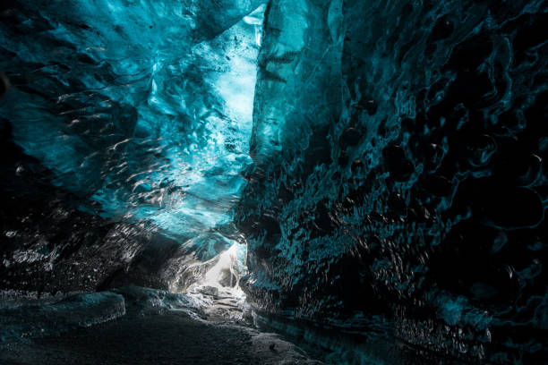 istock ice cave of jokulsalon 937081786