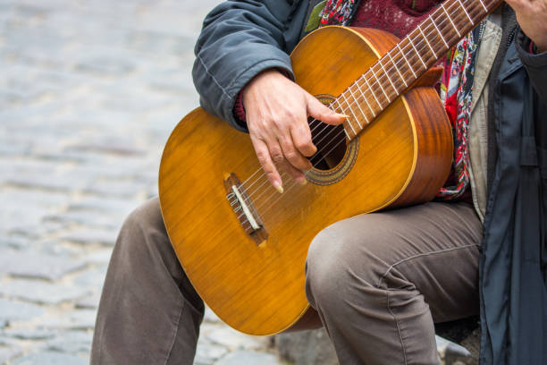 artysta ulicy - fingerstyle zdjęcia i obrazy z banku zdjęć