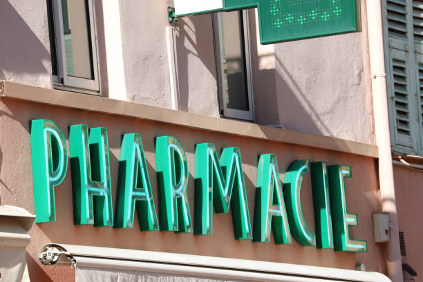 istock French Pharmacy Neon Sign 937110976