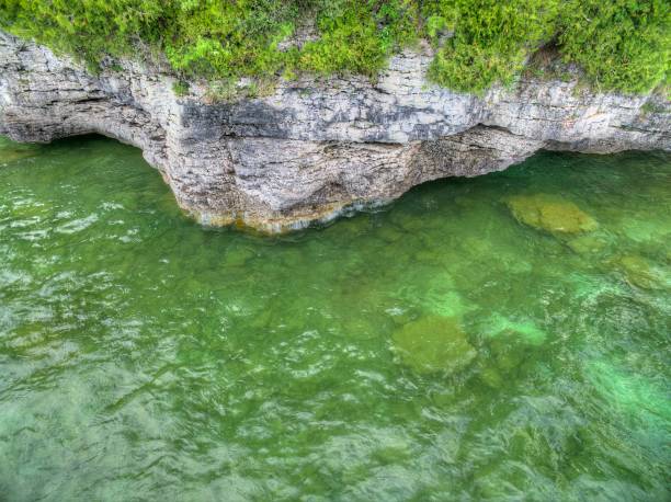 istock Cave Point, Whitefish Dunes State Park, Wisconsin 937147720