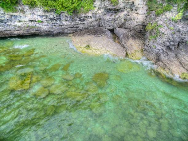 istock Cave Point, Whitefish Dunes State Park, Wisconsin 937147734