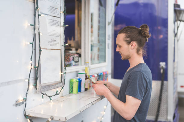 istock Food Cart Customers 937236564