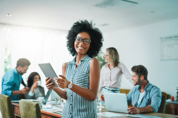 smile as though you have already achieved success - wireless technology professional occupation people day imagens e fotografias de stock