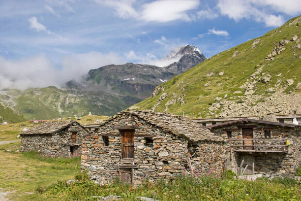 istock mountain village in Gran Paradiso area 937250634
