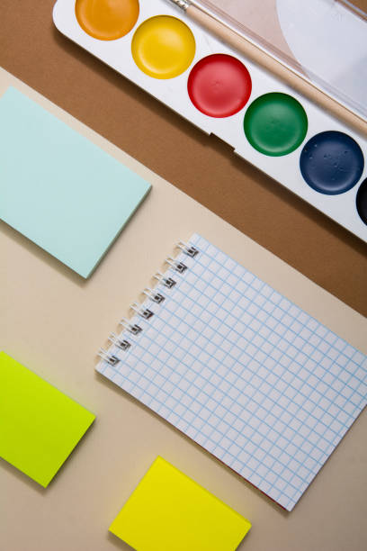 istock Notepad sticky paper for snakes and watercolor paints 937282202