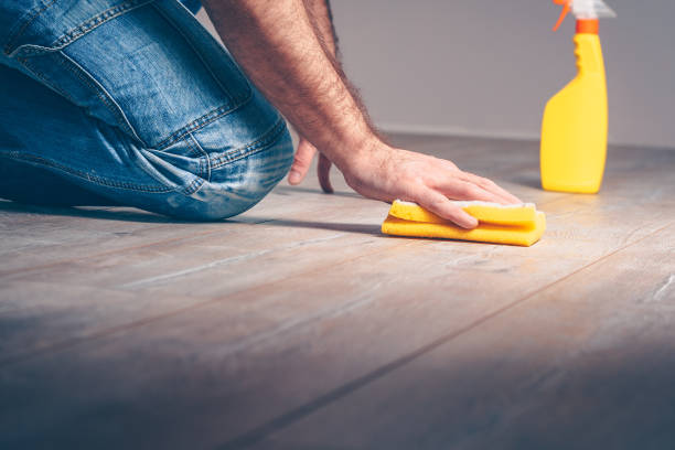 istock Tools for cleaning and polishing parquet flooring 937298856