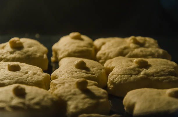 istock Baking sweet cookies in the oven 937318006