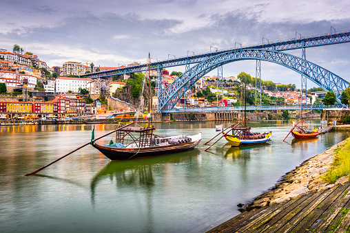 Vista del río Porto, Portugal photo