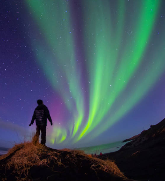 カラフルな aurora borealis 、アイスランド - aurora borealis iceland aurora polaris astronomy ストックフォトと画像