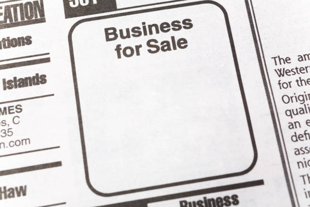 business for sale - for sale classified ad newspaper sale imagens e fotografias de stock