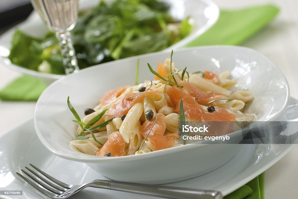 Pasta de salmón - Foto de stock de Penne libre de derechos