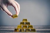 viele-goldbarren.jpg?b=1&s=170x170&k=20&c=INoJzPGPl8n8qacGP_6aoDa_Fzjg9dkKrQeRoiy2R2U=