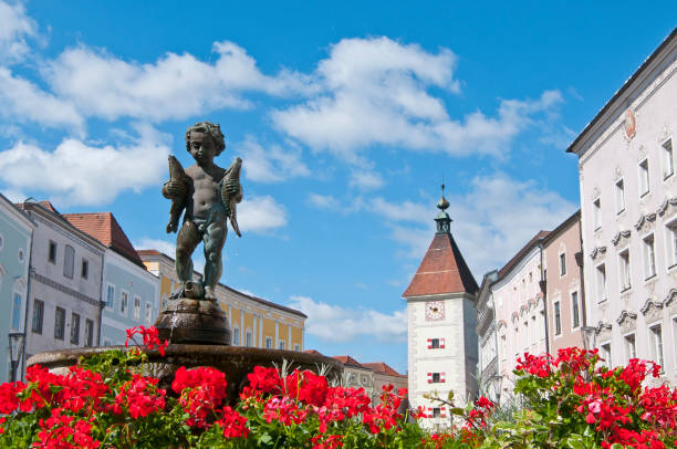 Old tower called „Ledererturm“ in the historic center of the city Wels - Austria Old tower called „Ledererturm“ in the historic center of the city Wels - Austria linz austria stock pictures, royalty-free photos & images