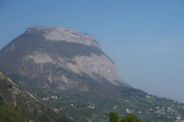 view on the dent de crolles - crolles imagens e fotografias de stock